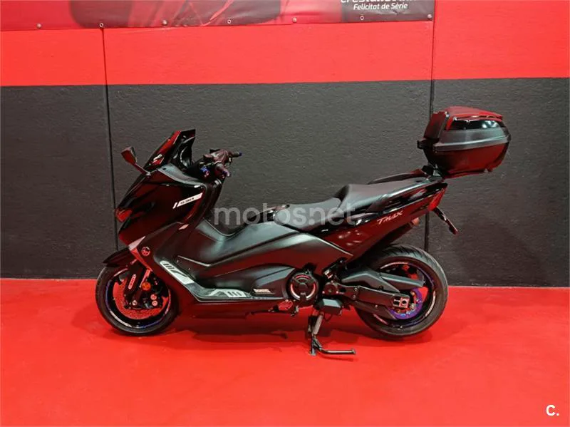 Yamaha TMAX – Vista 3