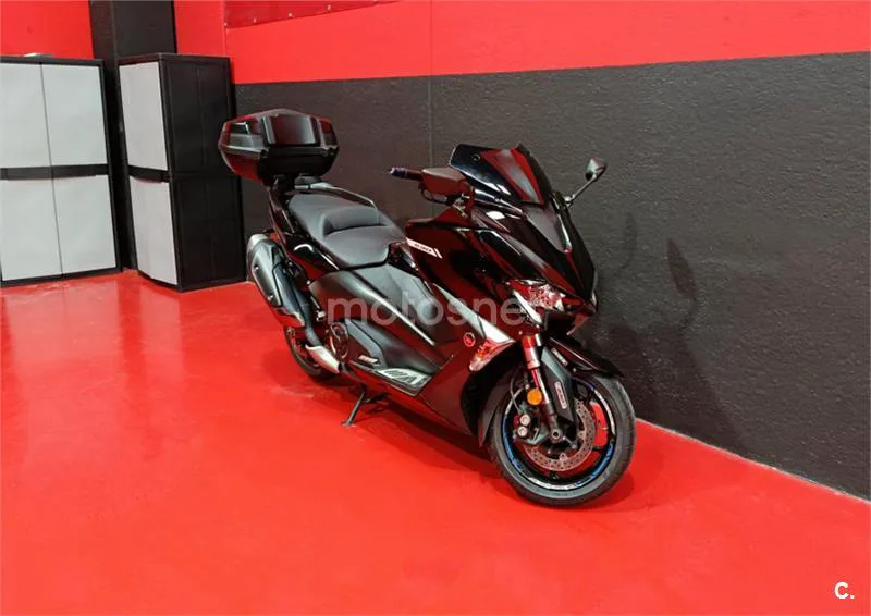 Yamaha TMAX – Vista 5