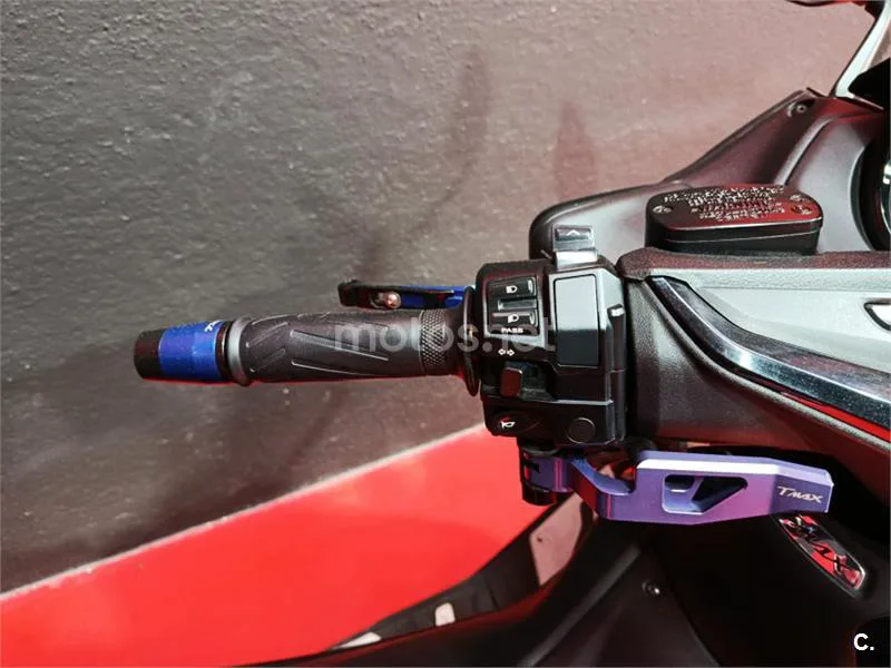 Yamaha TMAX – Vista 7