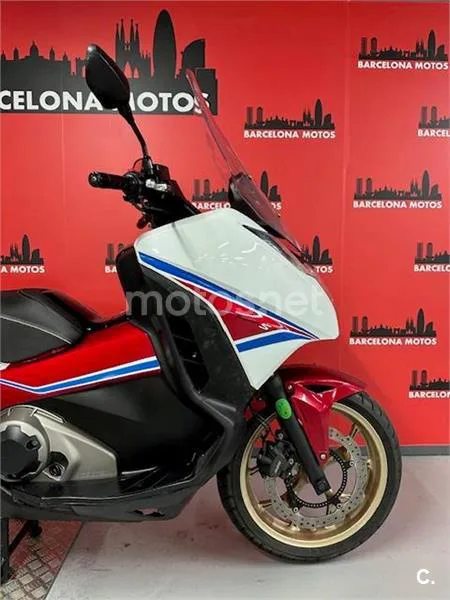 Honda Integra 750 S – Vista 7