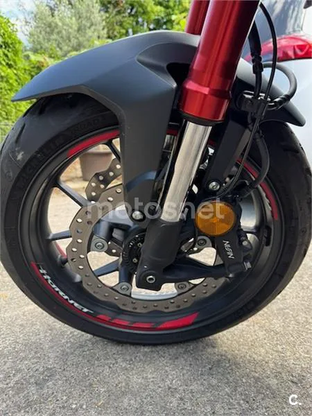 Honda CB 750 – Vista 11