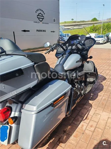 Harley-Davidson Road Glide – Vista 12
