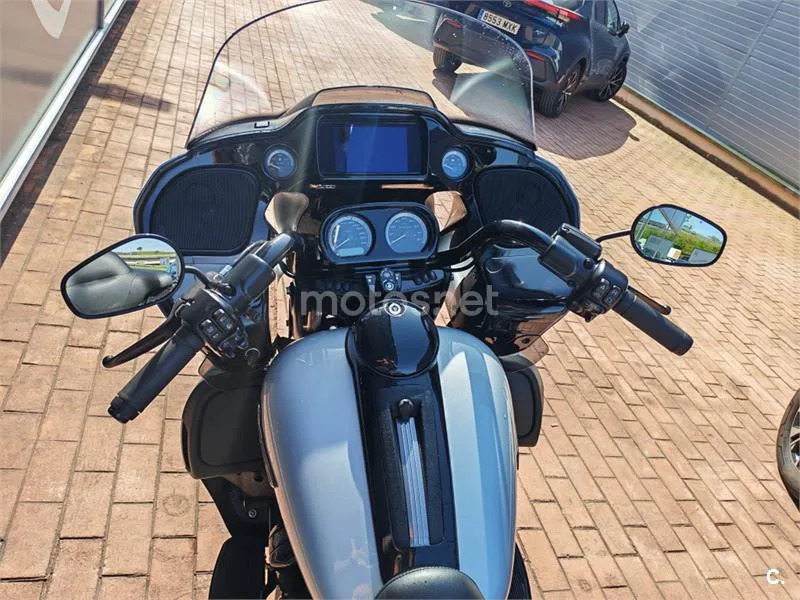 Harley-Davidson Road Glide – Vista 6
