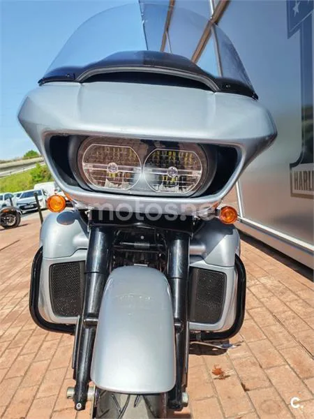 Harley-Davidson Road Glide – Vista 10