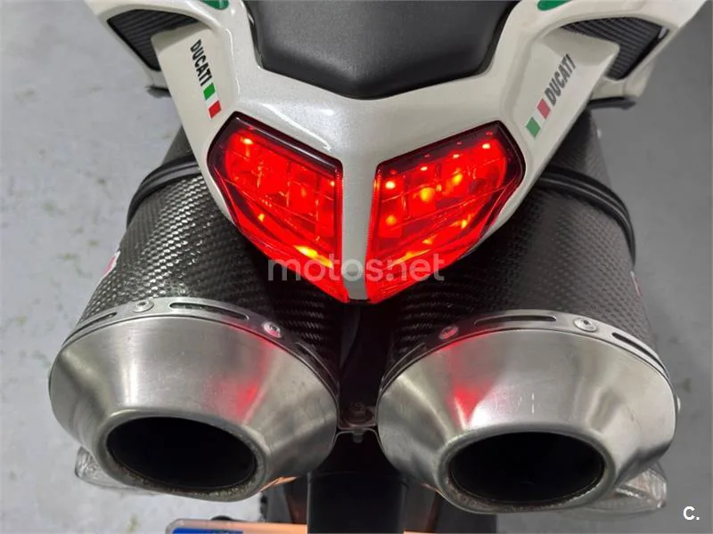Ducati 848 Superbike – Vista 17
