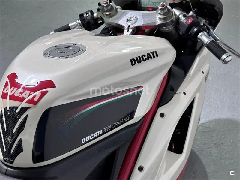 Ducati 848 Superbike – Vista 23