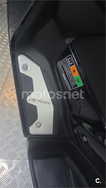 Yamaha XMAX 300 – Vista 12