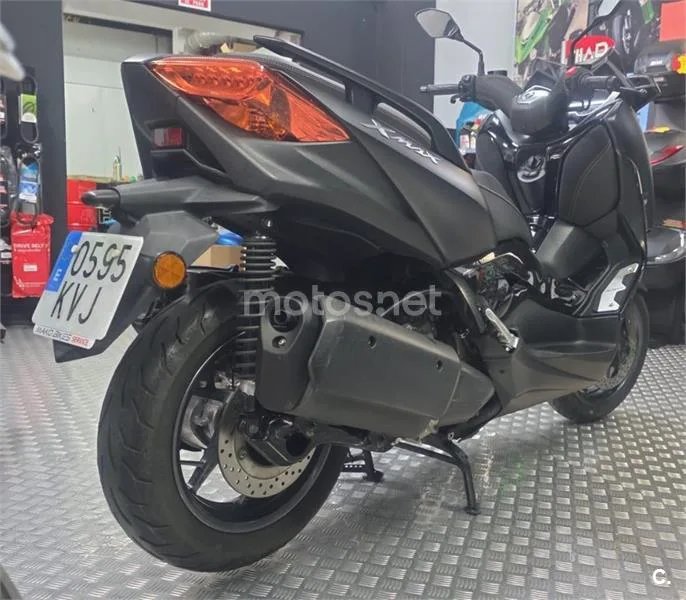 Yamaha XMAX 300 – Vista 7