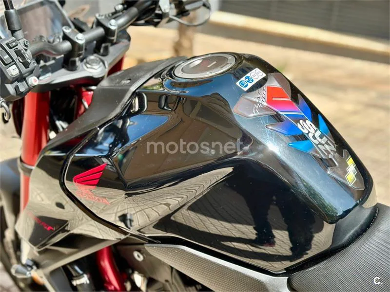 Honda CB 750 Hornet – Vista 12