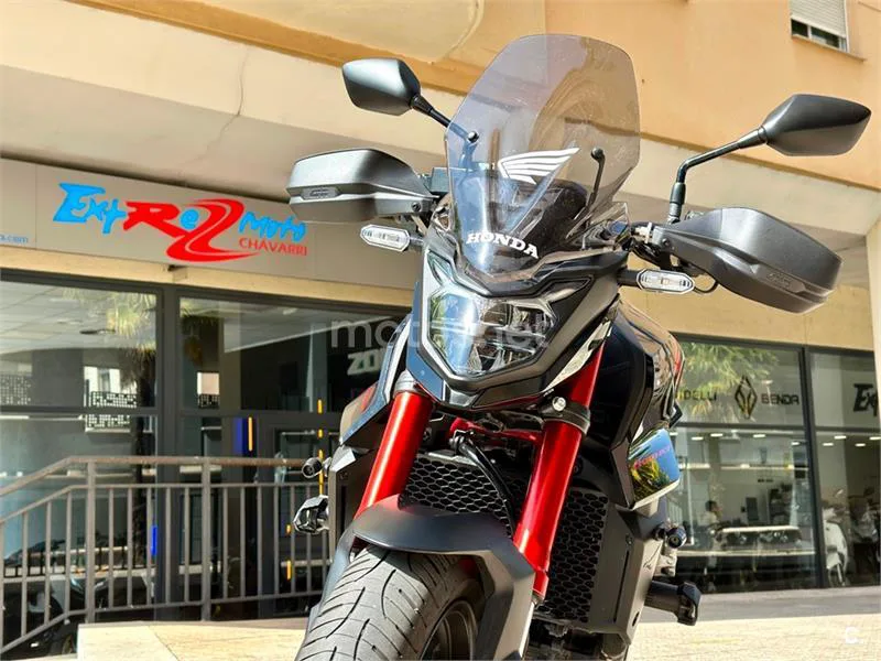 Honda CB 750 Hornet – Vista 13