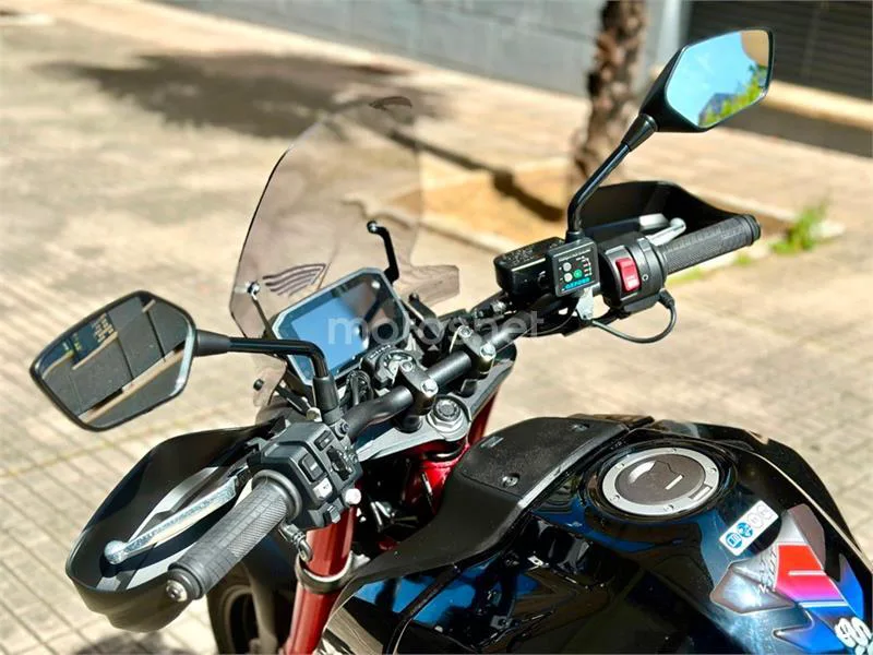 Honda CB 750 Hornet – Vista 14