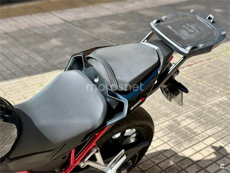 Honda CB 750 Hornet – Vista 16