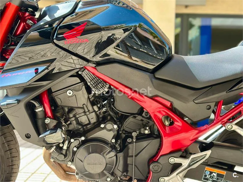 Honda CB 750 Hornet – Vista 21