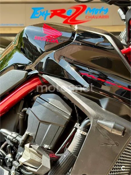 Honda CB 750 Hornet – Vista 26