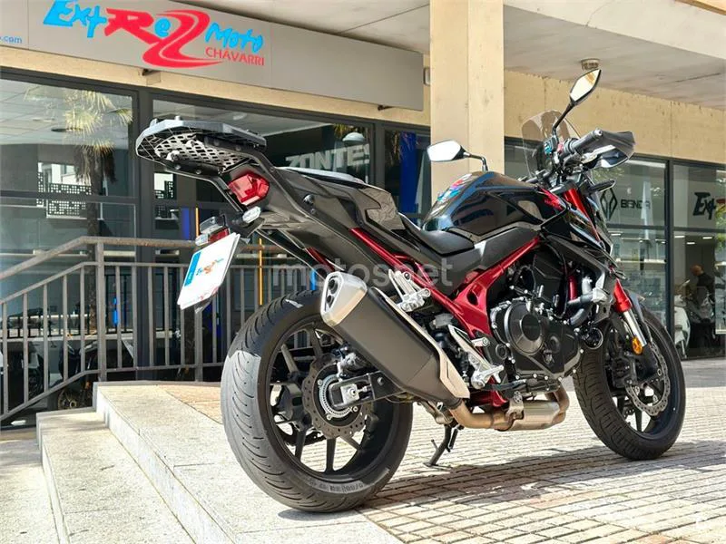Honda CB 750 Hornet – Vista 6