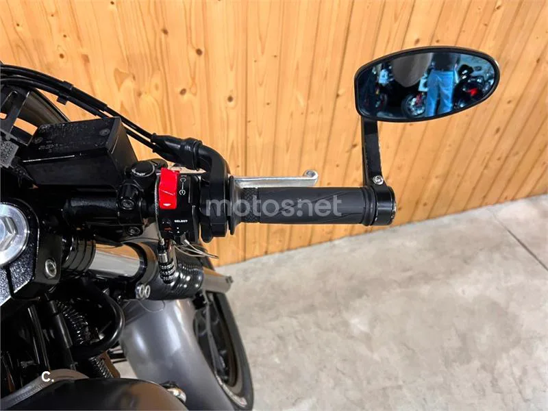 Yamaha XV 950 Racer – Vista 15
