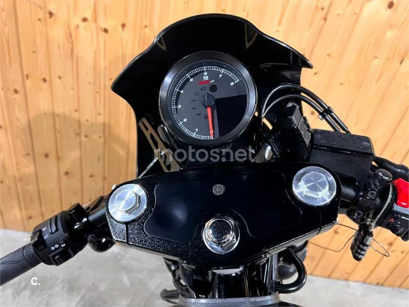 Yamaha XV 950 Racer – Vista 17