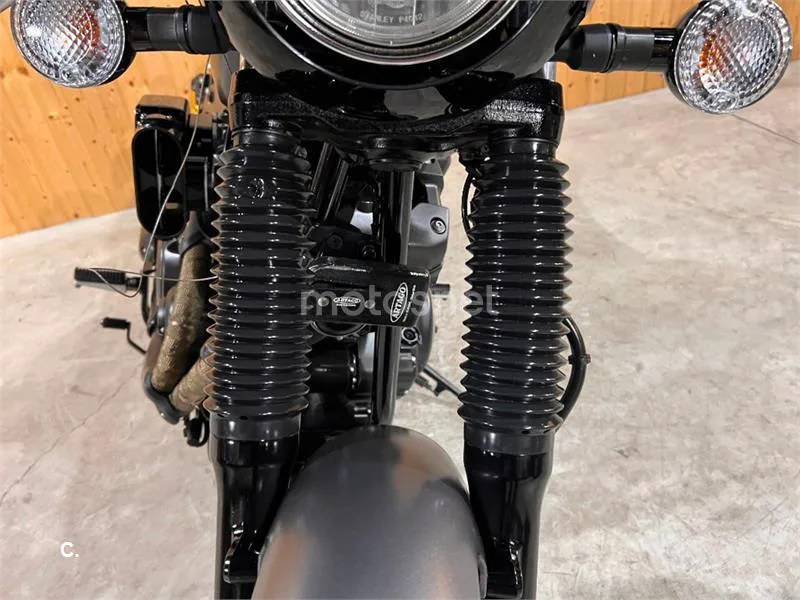 Yamaha XV 950 Racer – Vista 21