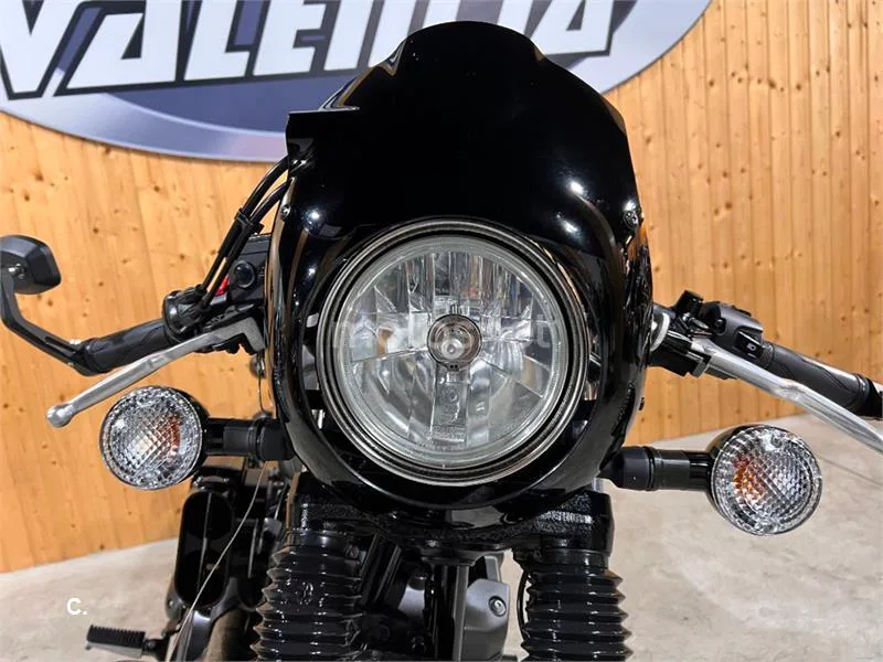 Yamaha XV 950 Racer – Vista 22