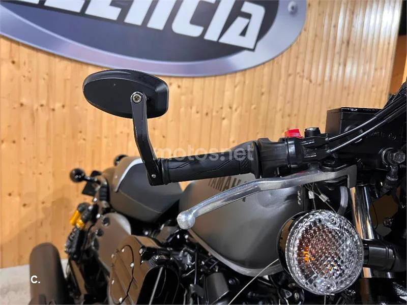 Yamaha XV 950 Racer – Vista 23
