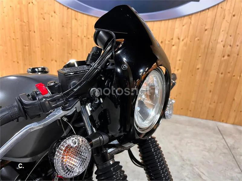 Yamaha XV 950 Racer – Vista 25