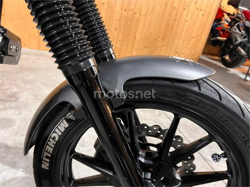 Yamaha XV 950 Racer – Vista 27