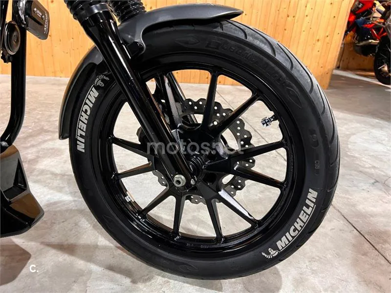 Yamaha XV 950 Racer – Vista 28