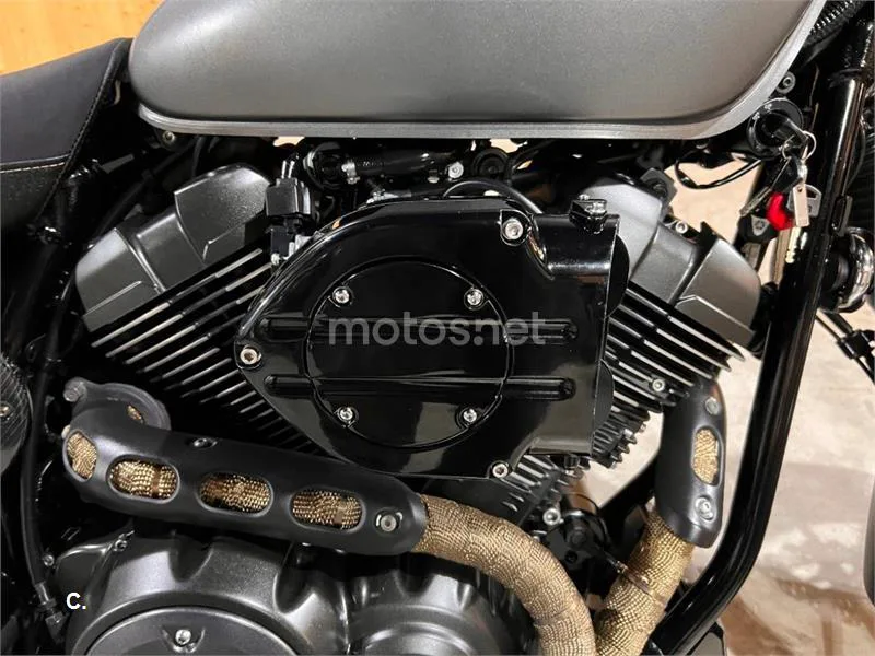Yamaha XV 950 Racer – Vista 34