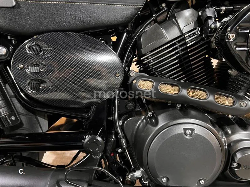 Yamaha XV 950 Racer – Vista 39