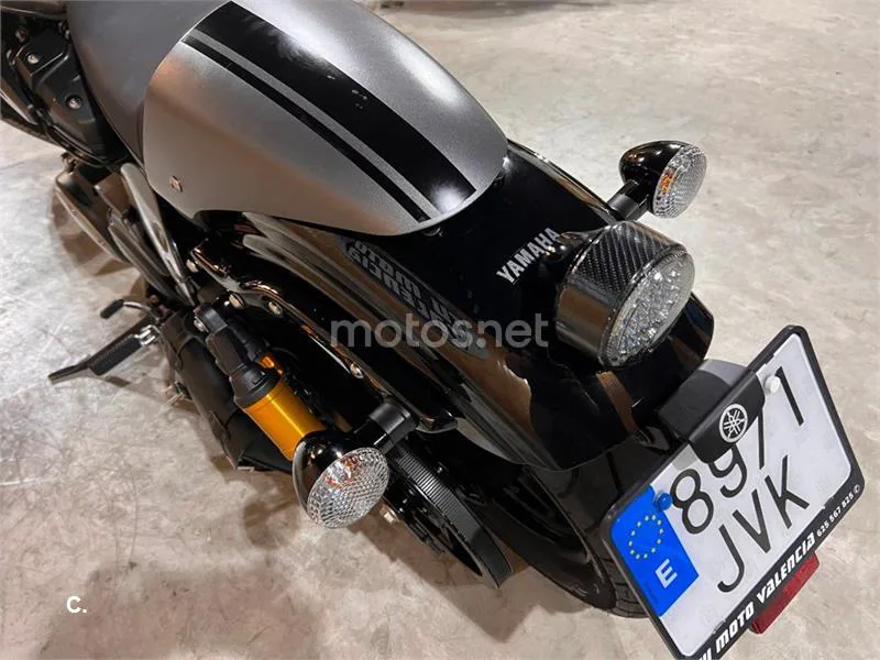 Yamaha XV 950 Racer – Vista 50