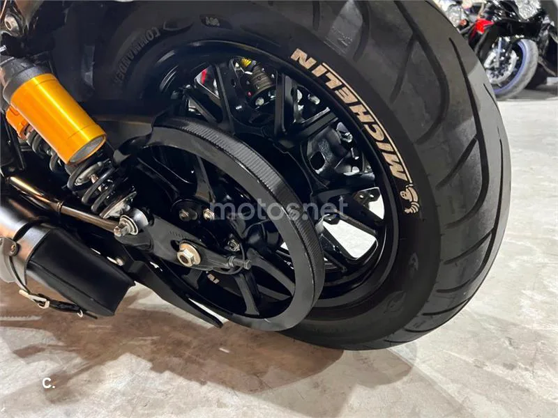 Yamaha XV 950 Racer – Vista 57