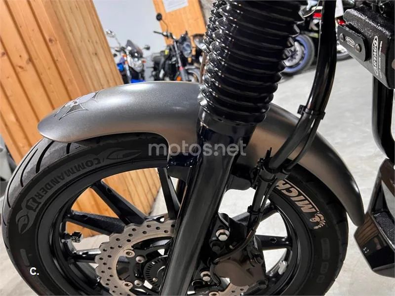 Yamaha XV 950 Racer – Vista 69