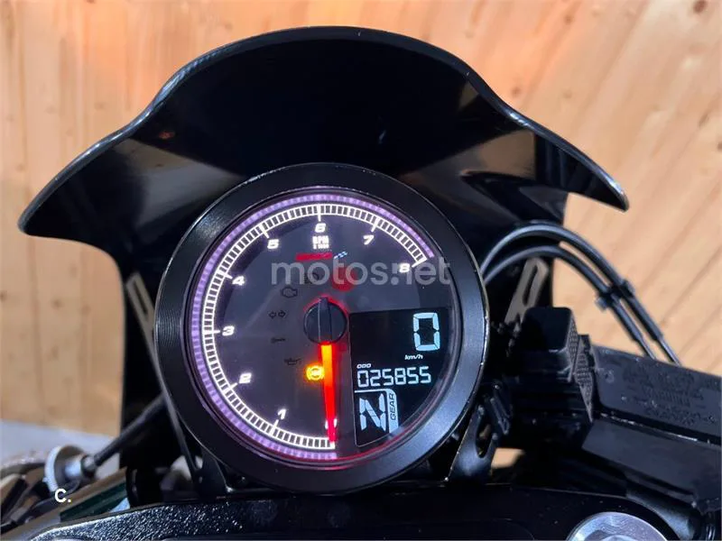 Yamaha XV 950 Racer – Vista 73