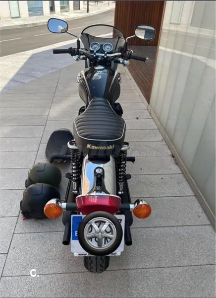 Kawasaki W 800 – Vista 4