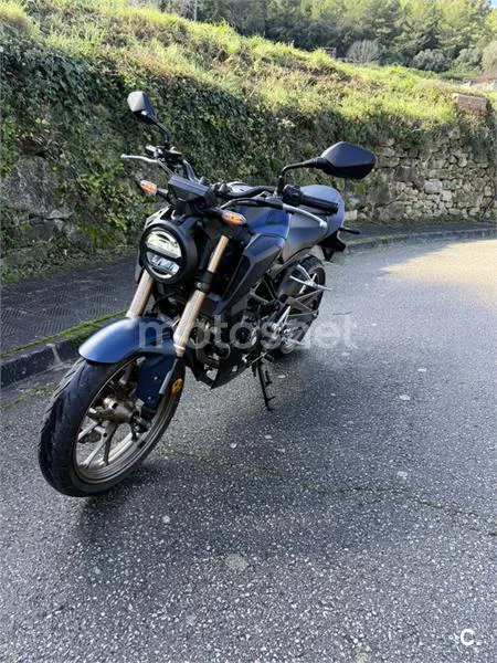 Honda CB 125 R – Vista 2