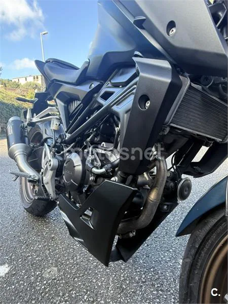 Honda CB 125 R – Vista 11