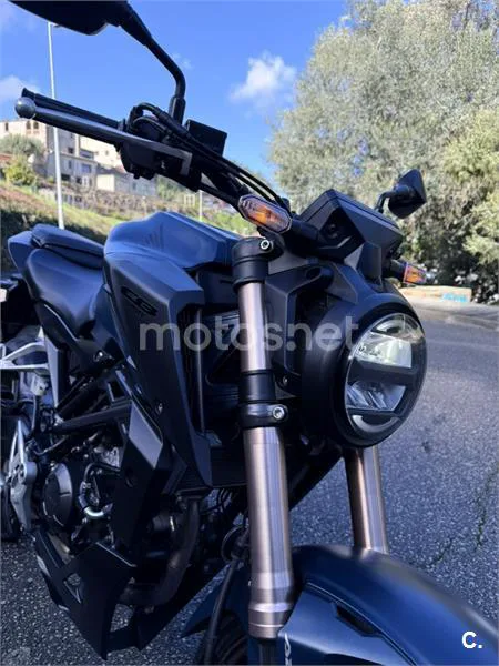 Honda CB 125 R – Vista 12