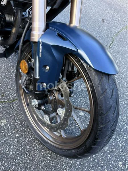 Honda CB 125 R – Vista 17