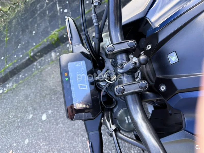 Honda CB 125 R – Vista 3