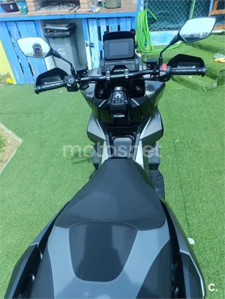 Honda ADV 350 – Vista 2