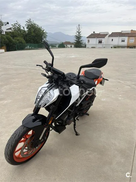 KTM 125 – Vista 2