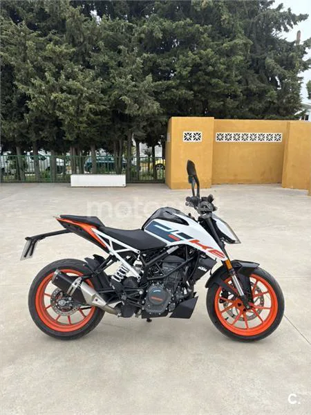 KTM 125 – Vista 7