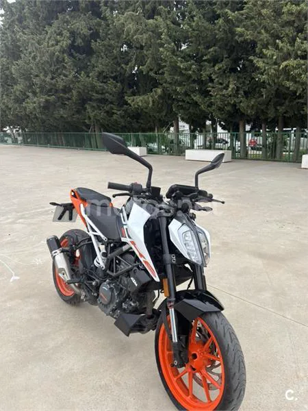 KTM 125 – Vista 8