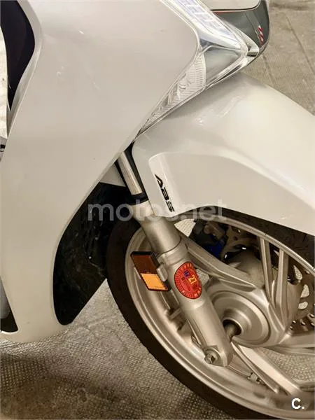 Honda SH125i – Vista 4