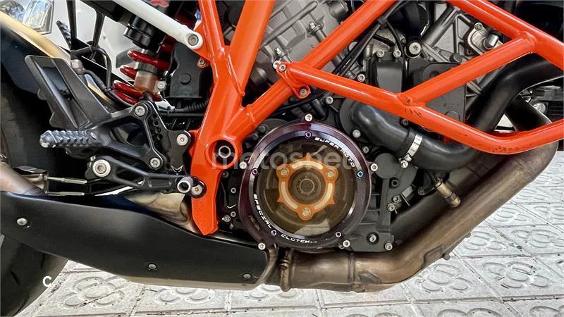 KTM 1290 Super Duke R – Vista 9