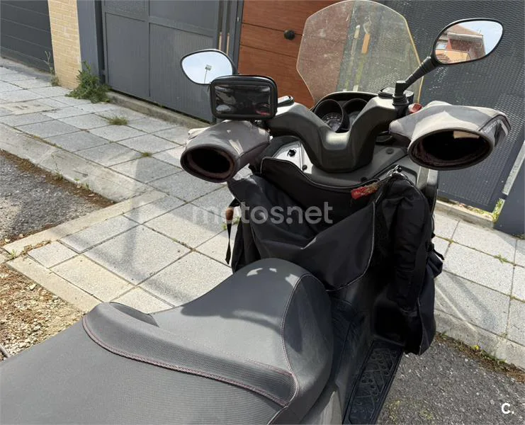 Kymco Super Dink 300i – Vista 2