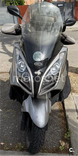 Kymco Super Dink 300i – Vista 7