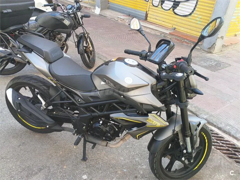 Benelli BN 125 – Vista 3