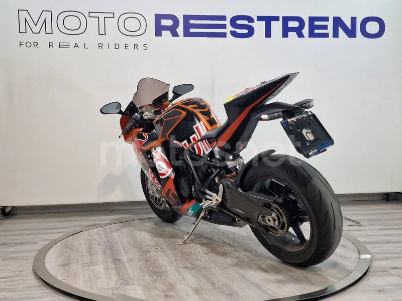 KTM RC8 1150 – Vista 3