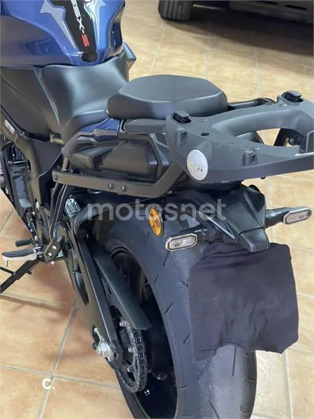Suzuki GSX-S – Vista 4